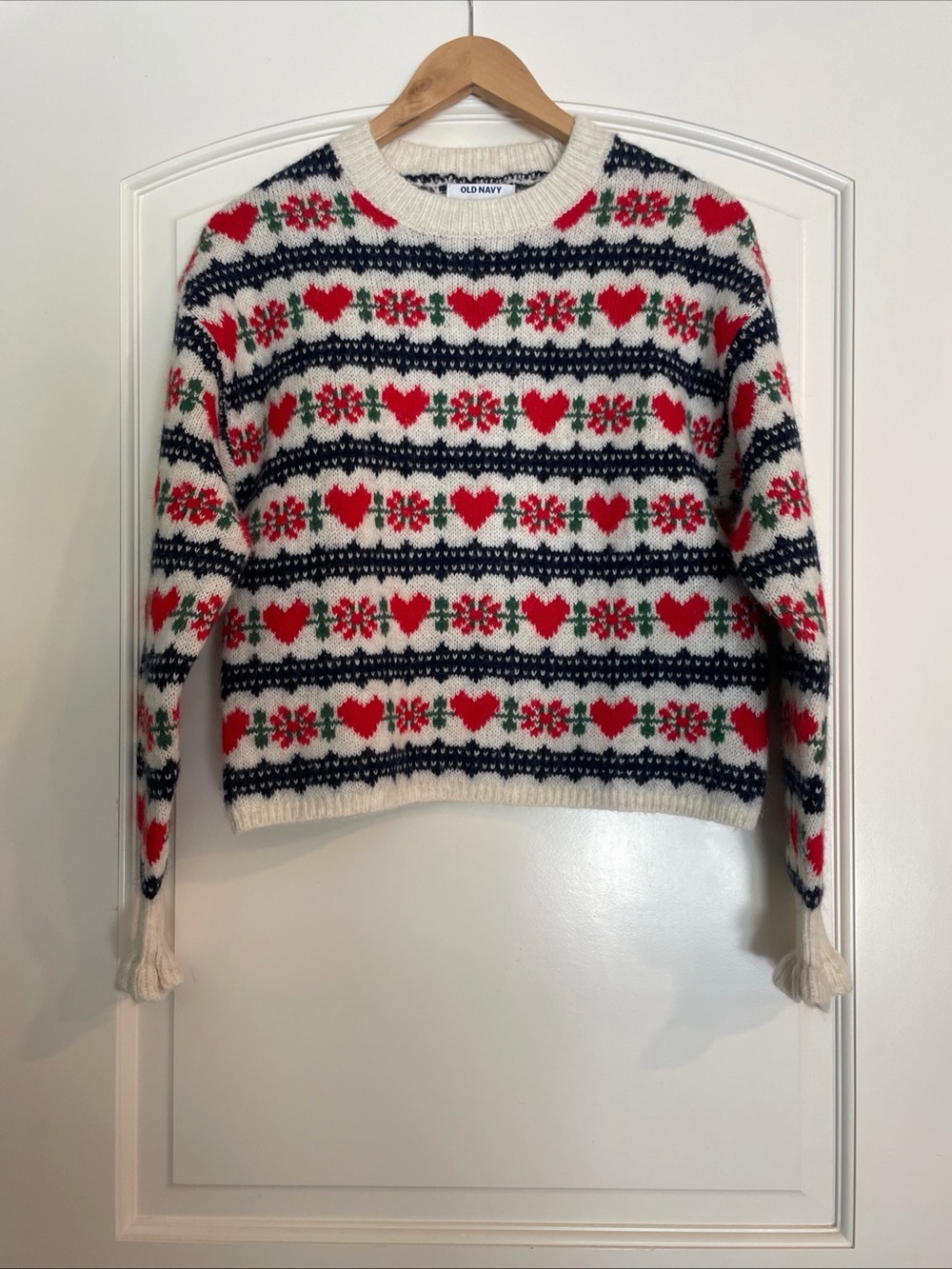 Old Navy Cream Fair Isle Crewneck Sweater with Red Hearts NWOT Size S